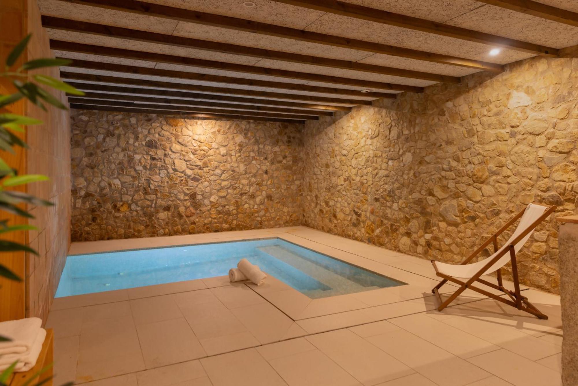 Can Bufi Espectacular Casa Con Piscina Interior Llagostera Exterior photo